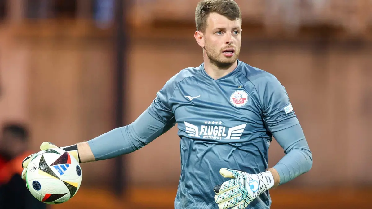 Benjamin Uphoff vom FC Hansa Rostock