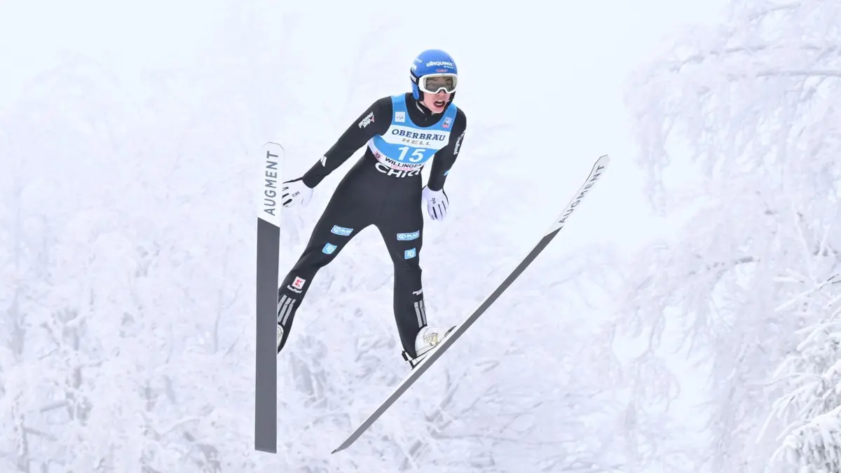 Ski nordisch / Skispringen: Weltcup Willingen: 31.01.2026, Hessen, Willingen: Ski nordisch / Skispringen: Weltcup, Großschanze, Qualifikation, Männer: Luca Roth (Deutschland) befindet sich in der Flugphase. Foto: Swen Pförtner/dpa +++ dpa-Bildfunk +++
