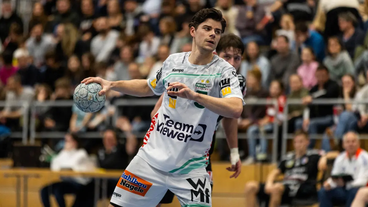 GER, FRISCH AUF! Goeppingen vs. HC Erlangen, Handball, Testspiel, Spielzeit 2025/2026, 01.02.2026,: Rutger TEN VELDE (FRISCH AUF! Goeppingen, #05) schießt/schiesst einen Siebenmeter
GER, FRISCH AUF! Goeppingen vs. HC Erlangen, Handball, Testspiel, Spielzeit 2025/2026, 01.02.2026,
Foto: Eibner-Pressefoto/Oliver Schmidt