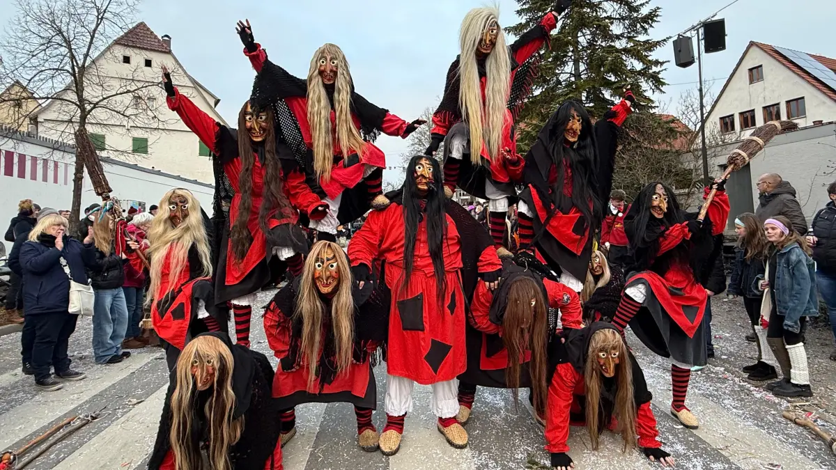 Die Hexen sind für ihre akrobatischen Einlagen bekannt. Am Sonntag können sich die Besucherinnen und Besucher in Mössingen selbst davon überzeugen.