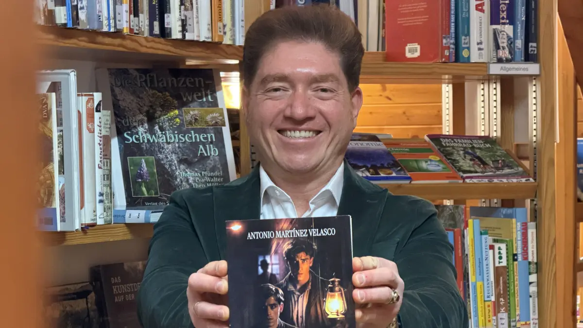 José Antonio Martínez Velasco kommt aus Venezuela, wohnt in Bisingen und schreibt Bücher auf Spanisch.