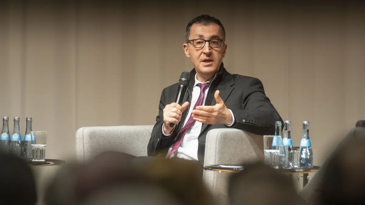 Stadthaus: *FORUM mit Cem Özdemir*, Spitzenkandidat der Grünen für das Amt des Ministerpräsidenten