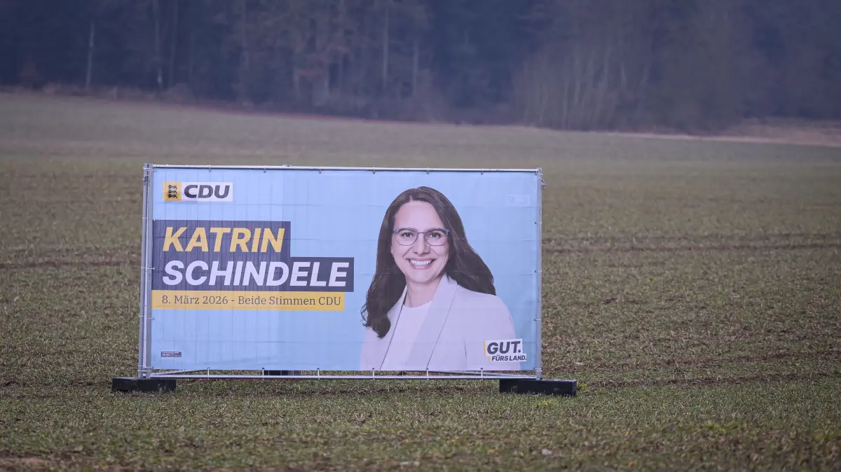 CDU Wahlkampf Landtagswahl Baden - Wuerttemberg: Horb - Nordstetten (Kreis Freudenstadt) 03.02.2026
CDU Landtagswahl Baden - Wuerttemberg, Wahlkampf:
Ein Grossflaechenplakat von Katrin Schindele (CDU) steht auf einem Feld zwischen Nordstetten und Empfingen.
FOTO: Pressefoto ULMER / Markus Ulmer
xxNOxMODELxRELEASExx