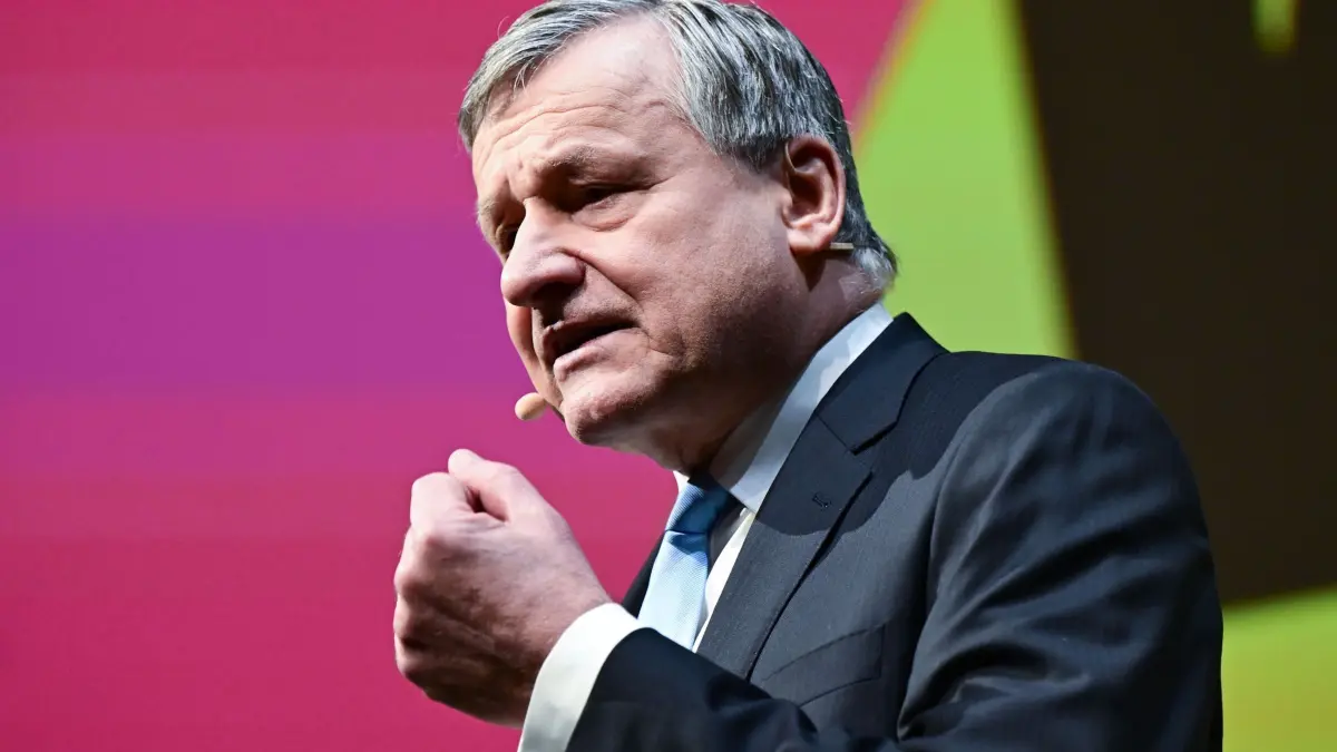 Hans-Ulrich Rülke: ARCHIV - 06.01.2026, Baden-Württemberg, Stuttgart: Hans-Ulrich Rülke, Landesvorsitzender der FDP Baden-Württemberg, spricht beim traditionellen Dreikönigstreffen der FDP im Opernhaus. (zu dpa: «FDP will wegen SWR-Triell zur Landtagswahl klagen») Foto: Bernd Weißbrod/dpa +++ dpa-Bildfunk +++