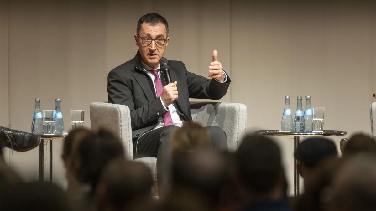 Stadthaus: *FORUM mit Cem Özdemir*, Spitzenkandidat der Grünen für das Amt des Ministerpräsidenten