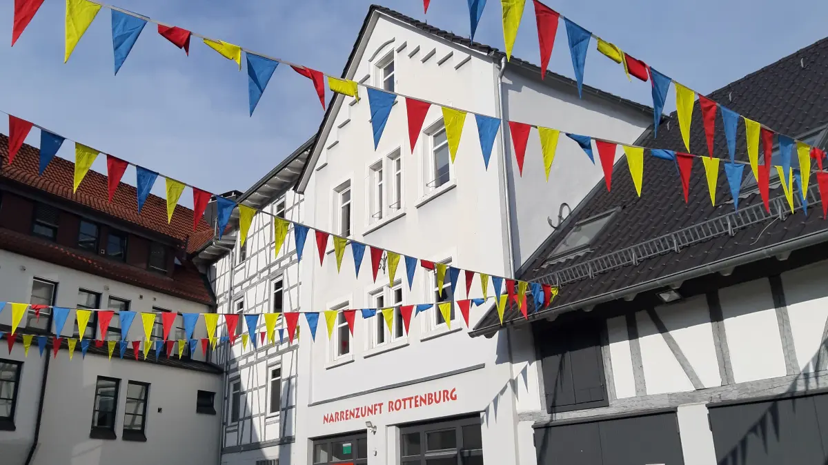 Bändel vor dem Rottenburger Zunfthaus