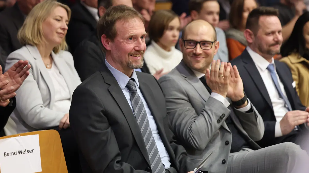 Ab jetzt Alt-Bürgermeister Bernd Welser, Landrat Marcel Musolf und Bürgermeister Frank Lindner.