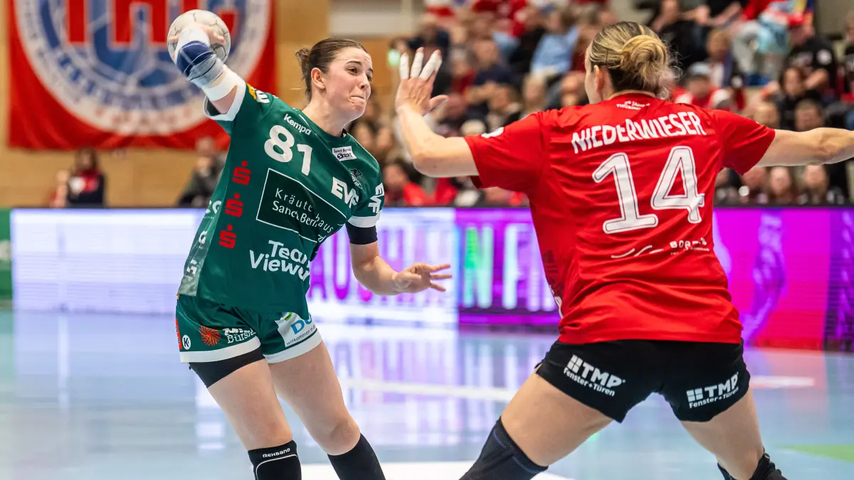 Thueringer HC vs. Frisch Auf Goeppingen, Handball, 1. Bundesliga, Spielzeit 2025/2026, 04.02.2026: Lea Neubrander (Frisch Auf Frauen, #81) wirft aus dem Rueckraum, Thueringer HC vs. Frisch Auf Goeppingen, Handball, 1. Bundesliga, Spielzeit 2025/2026, 04.02.2026
Foto: Eibner-Pressefoto/Michael Schmidt