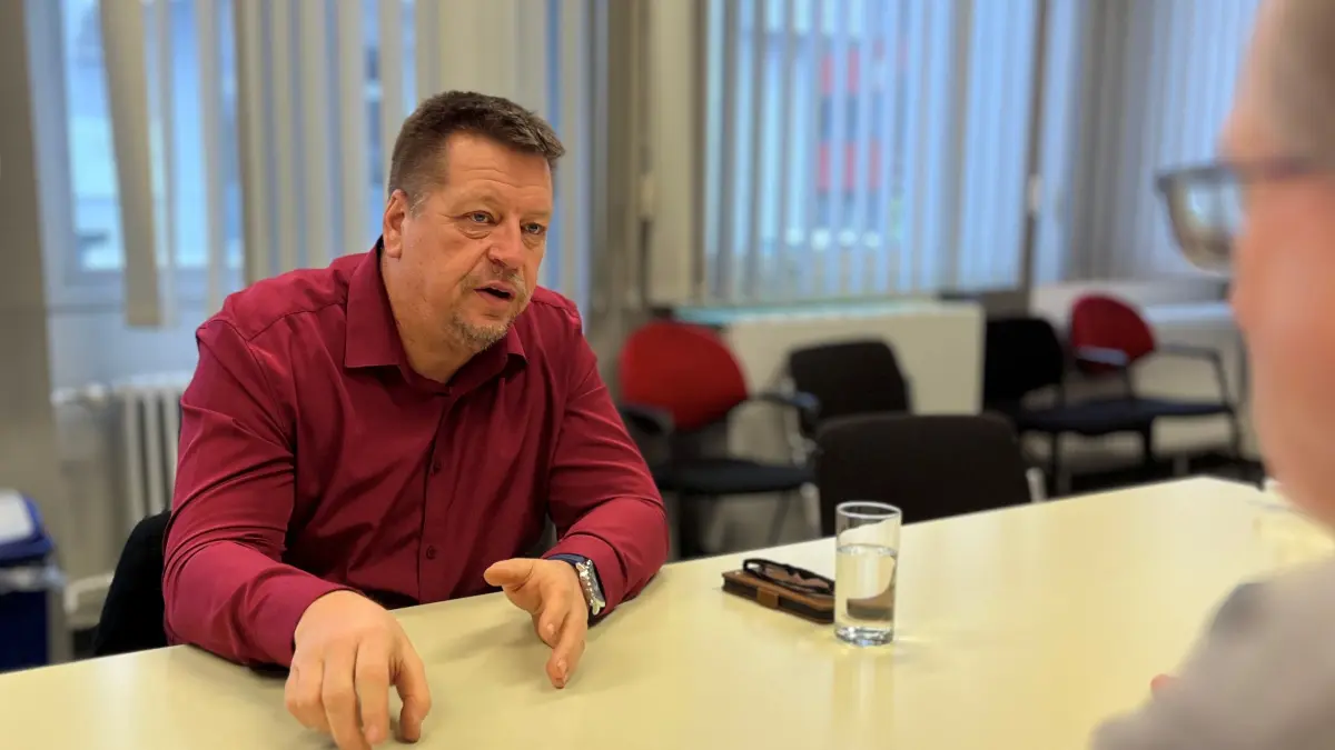 Alexander Gräff kandidiert für die AfD im Wahlkreis 61 Hechingen-Münsingen. Beim Redaktionsgespräch äußerte er sich zu seinen politischen Überzeugungen.