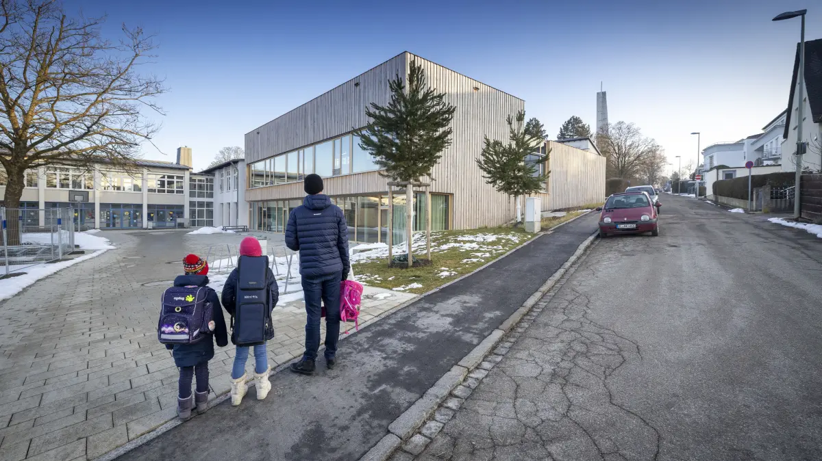 Märchenweg aus mit Blick in Richtung Jörg-Syrlin-Schule für Bericht zu neuer Schulstraße