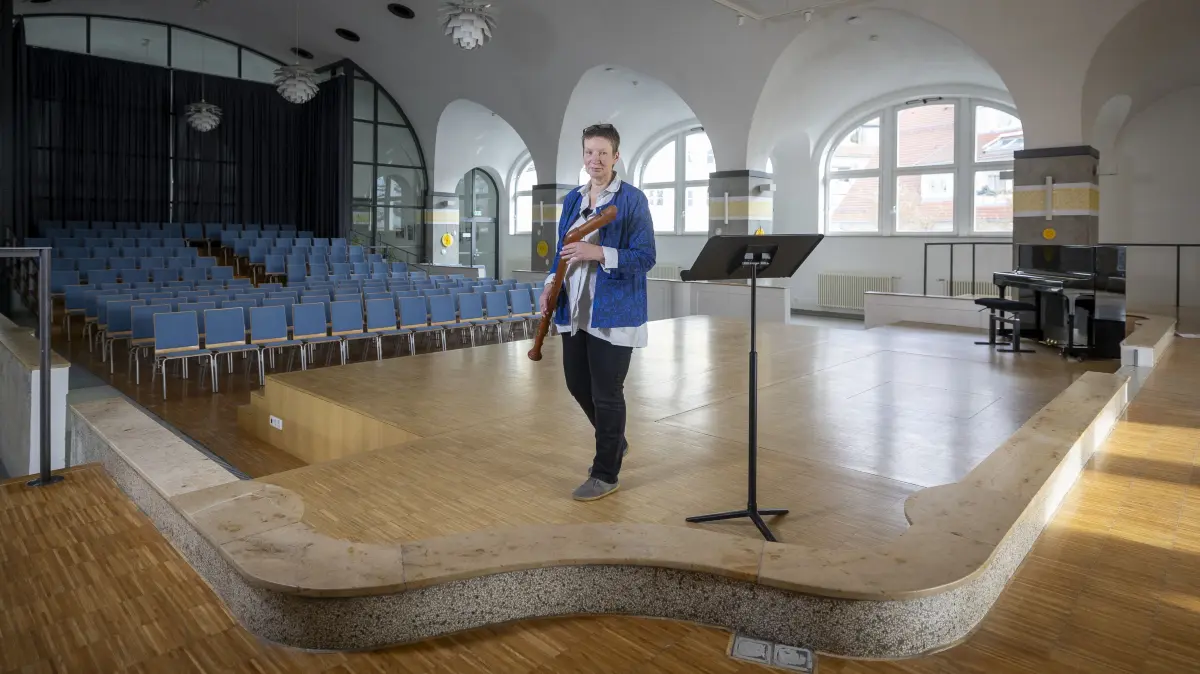 25 Jahre Musikschule Ulm im alten Stadtbad. Treffen mit Schulleiterin Ehret im Konzertsaal