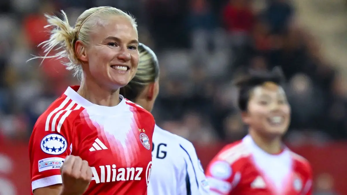 Pernille Harder: ARCHIV - 16.10.2025, Bayern, München: Fußball, Frauen: Champions League, Bayern München - Juventus Turin, Vorrunde, 2. Spieltag am FC Bayern Campus. Pernille Harder (Bayern München) jubelt über ihr Tor zum 1:0. Harder traf auch in der Bundesliga gegen den SC Freiburg. (zu dpa: «Doppelpack Harder: Bayern-Frauen gewinnen in Freiburg») Foto: Sven Hoppe/dpa +++ dpa-Bildfunk +++