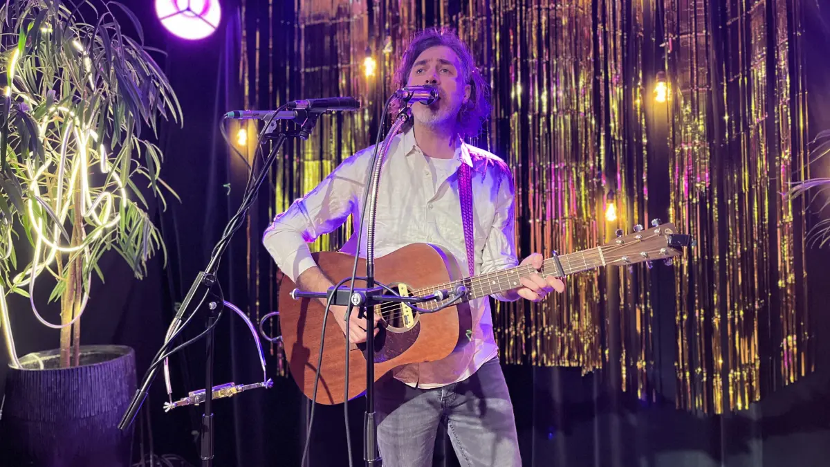 Gregor McEwan. Sänger Songwriter aus Berlin, Konzert im Aegis Café