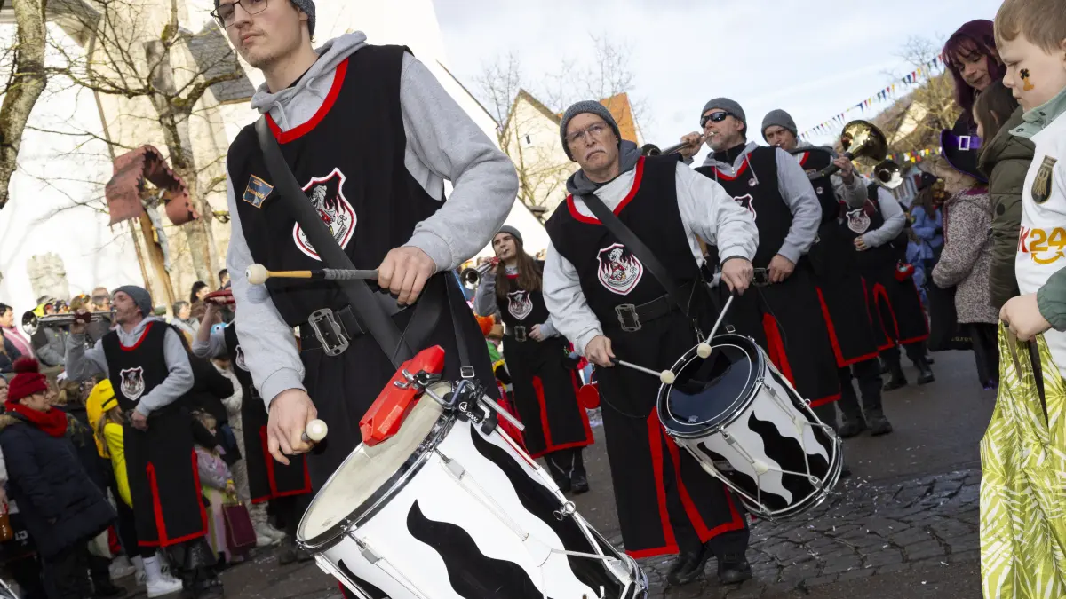 Deggingen - 21. Deggner Fasnetsumzug der Fasnetsgesellschaft Deggner Leirakiebl e.V.