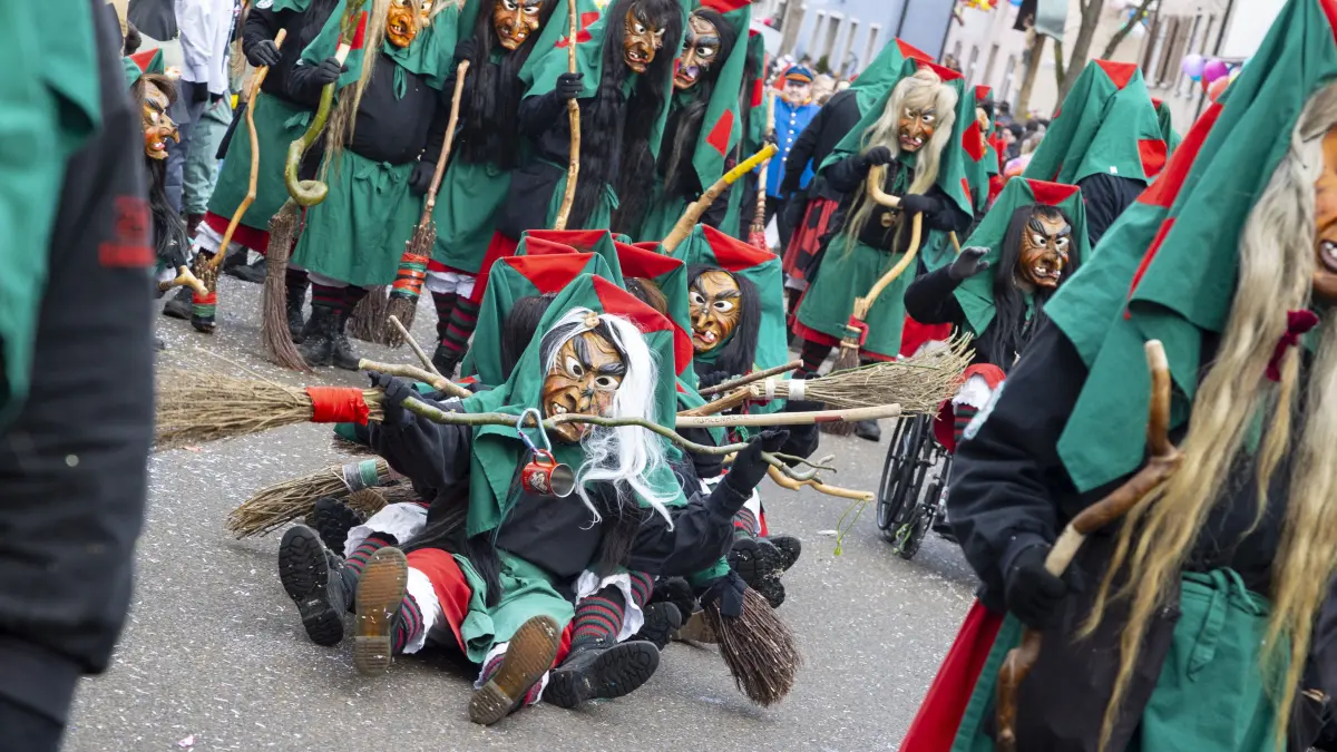 Deggingen - 21. Deggner Fasnetsumzug der Fasnetsgesellschaft Deggner Leirakiebl e.V.