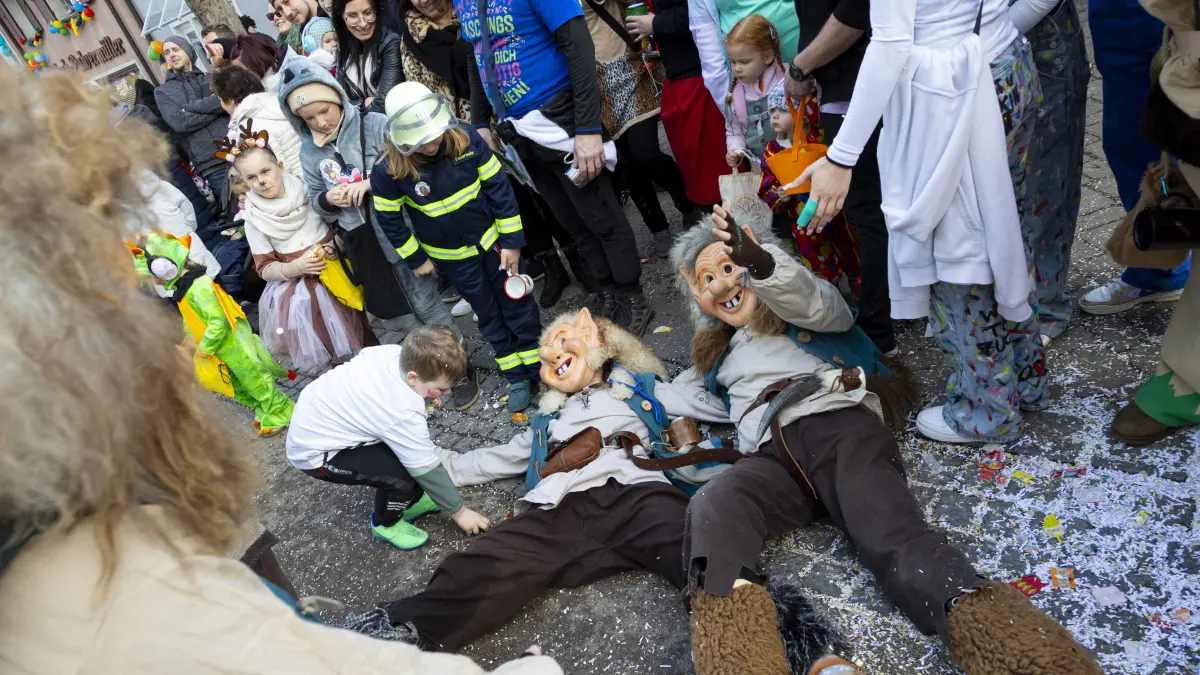 Deggingen - 21. Deggner Fasnetsumzug der Fasnetsgesellschaft Deggner Leirakiebl e.V.