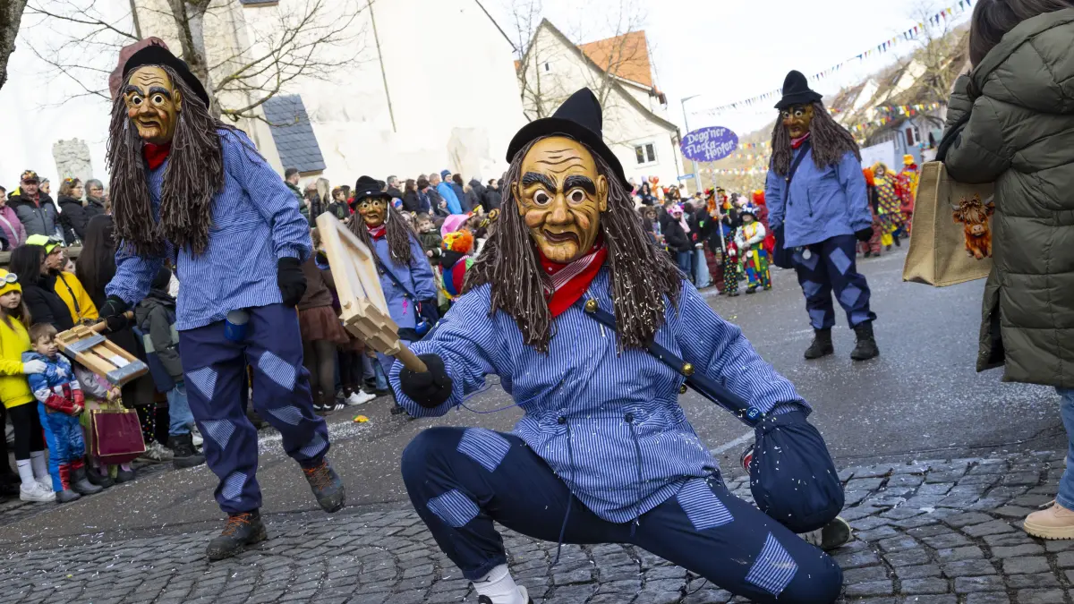 Deggingen - 21. Deggner Fasnetsumzug der Fasnetsgesellschaft Deggner Leirakiebl e.V.