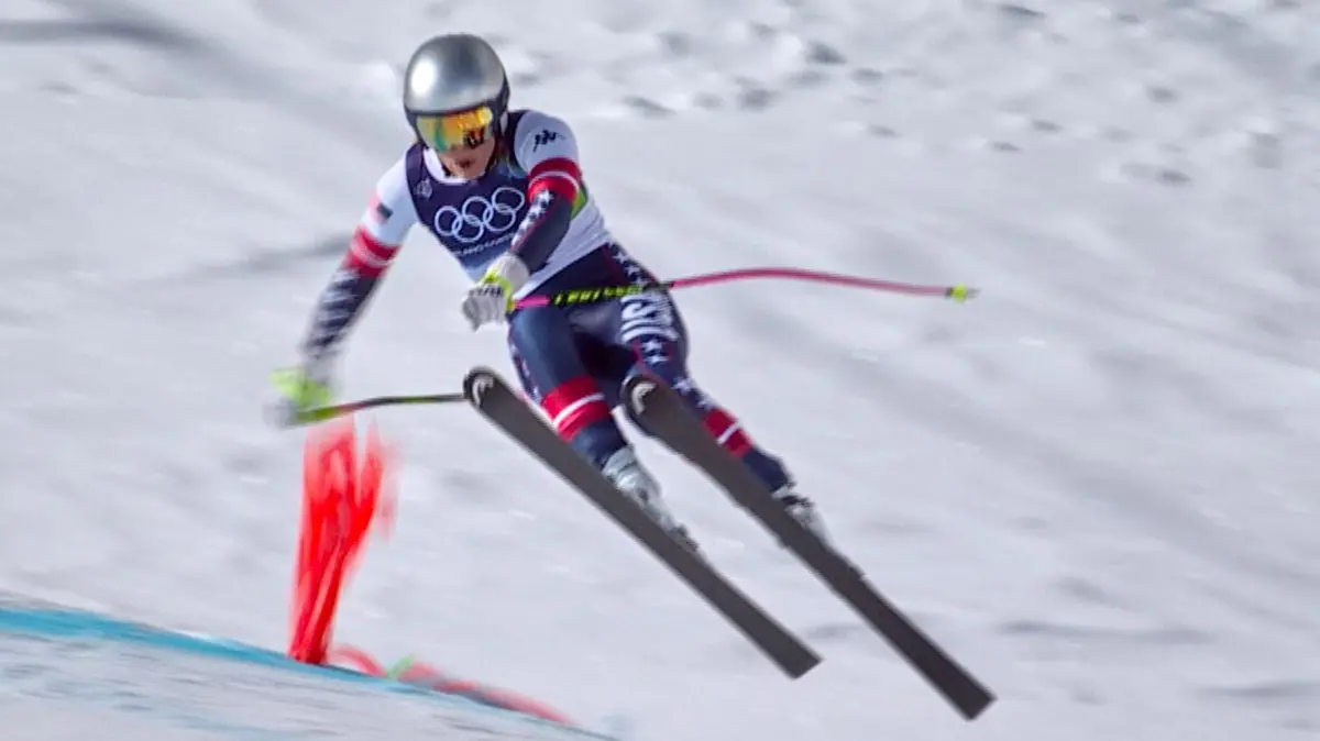 Olympische Winterspiele 2026: SCREENSHOT - 08.02.2026, Italien, Cortina d'Ampezzo: Olympia, Olympische Winterspiele Mailand Cortina 2026, Ski alpin, Abfahrt, Frauen, auf diesem von der Olympic Broadcasting Services (OBS) zur Verfügung gestellten Foto ist Lindsey Vonn (USA) während ihres Sturzes zu sehen. Foto: Uncredited/Olympic Broadcasting Services via AP/dpa - ACHTUNG: Nur zur redaktionellen Verwendung bis zum 22.02.2026 und nur mit vollständiger Nennung des vorstehenden Credits +++ dpa-Bildfunk +++