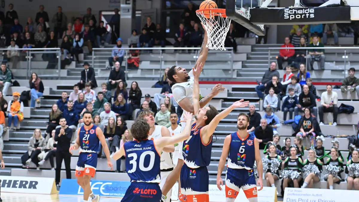 Team Ehingen Urspring - Mainz Basketball Regionalliga Tremere Brown