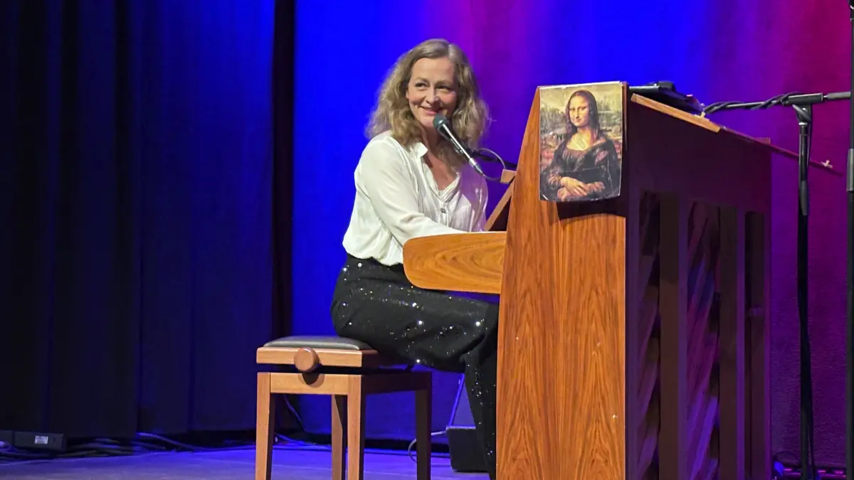 Anne Folger, Rätsche