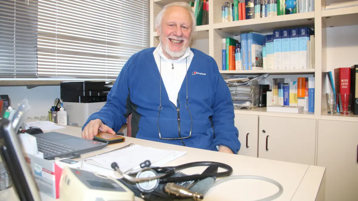 Dr. Armin Renk