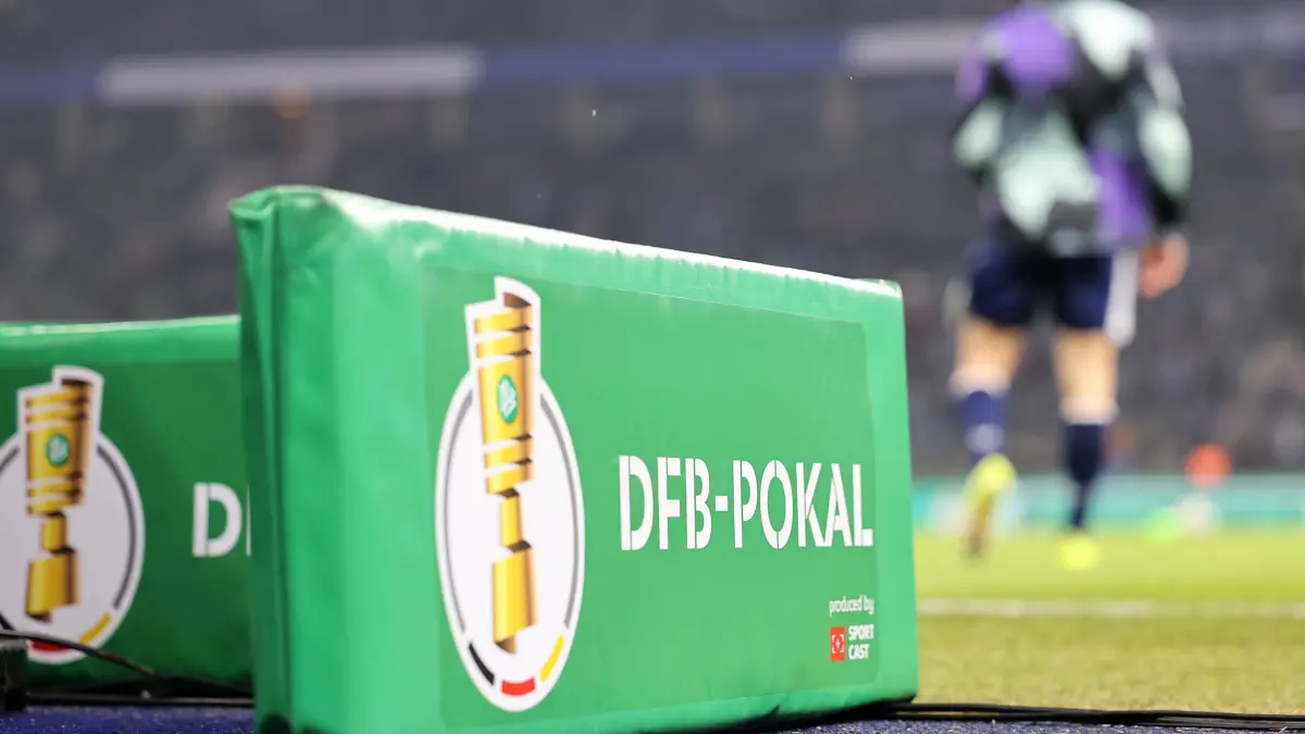 Hertha BSC - SC Freiburg: 10.02.2026, Berlin: Fußball, Männer: DFB-Pokal, Hertha BSC - SC Freiburg, Viertelfinale, Olympiastadion. Das Logo und der Schriftzug des DFB-Pokals, vor dem Spiel aufgenommen. Foto: Andreas Gora/dpa +++ dpa-Bildfunk +++