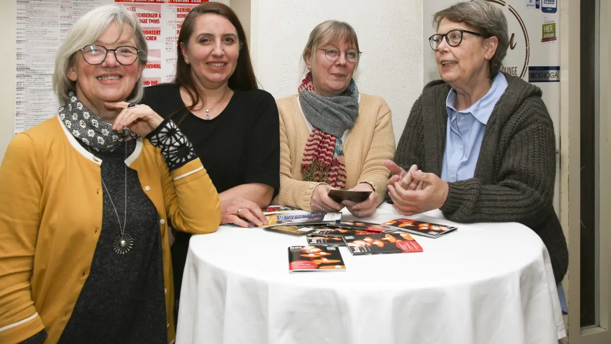 Frauen aus der Frauengruppen freuen sich auf den Frauentag