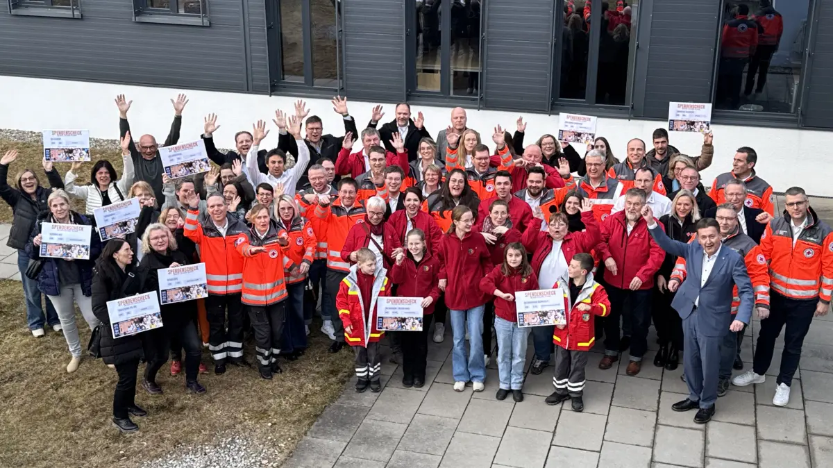 Die Freude bei den Rotkreuzlern, den Kitas und Schulen sowie der Stadtverwaltung und dem Rotary Club war groß angesichts der enormen Spendensumme, die beim Charitylauf generiert wurde.