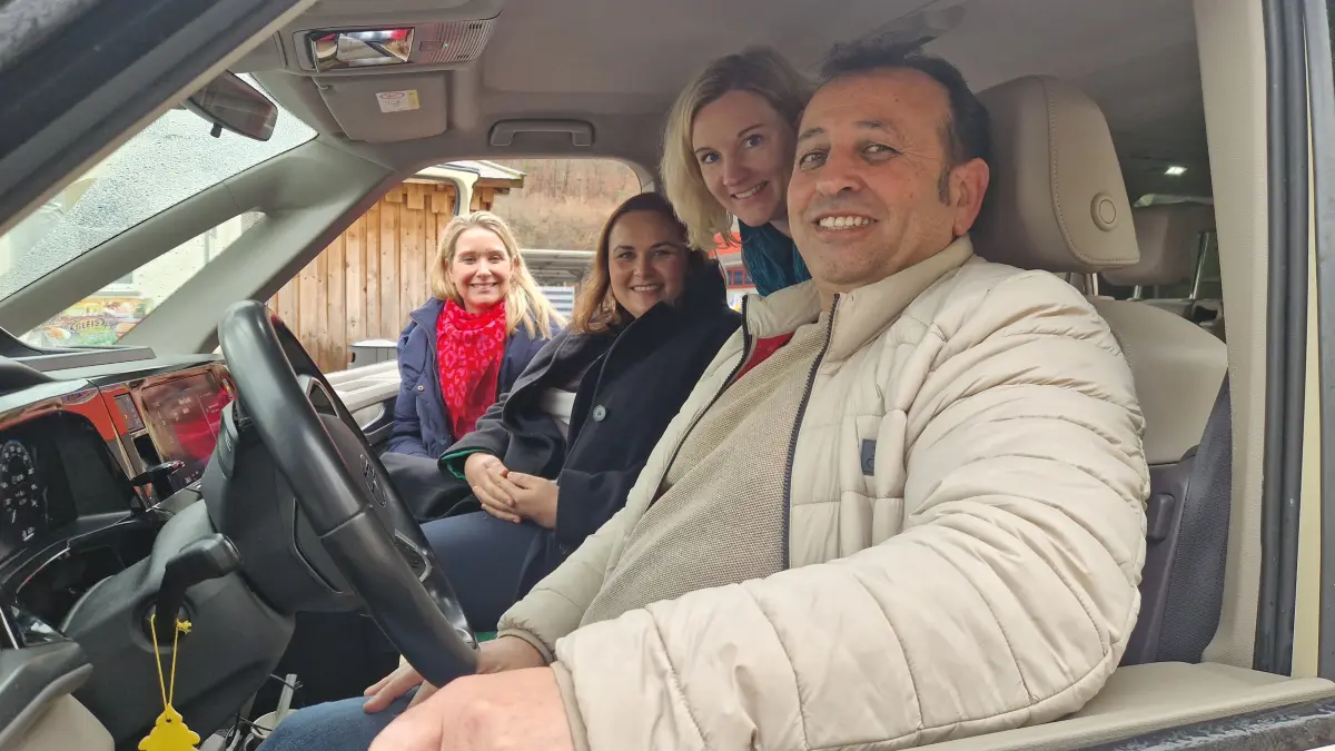 Auf Tour (von rechts): Erdal Atas, Bettina Ahrens-Diez, Isabel Cademartori und Melanie Nagel