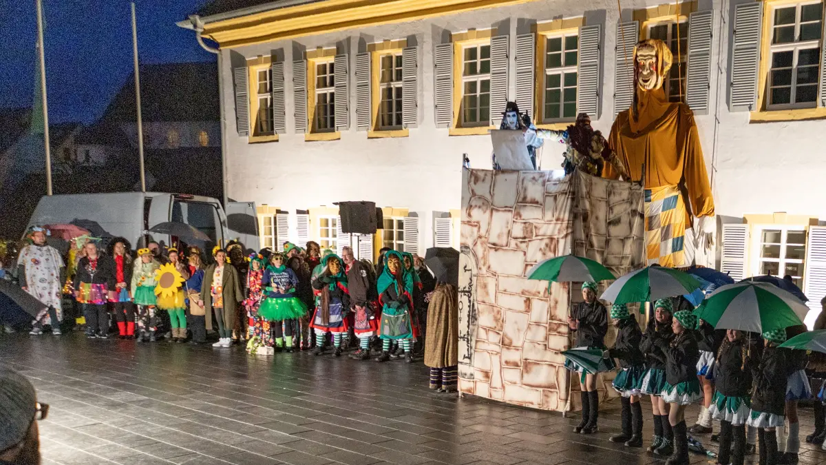 Rathaussturm Rathausstürme Rechberghausen BM Dörner erblüht