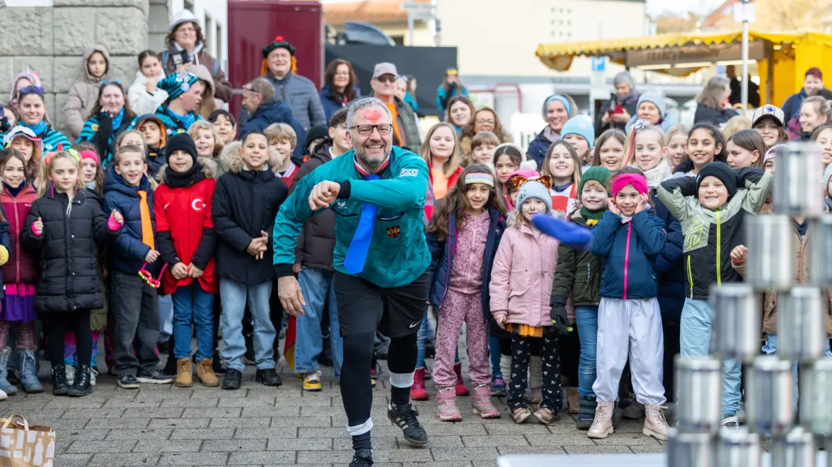 Rathaussturm Uhingen mit Bürgermeister Matthias Wittlinger und den Butzbachhexa
