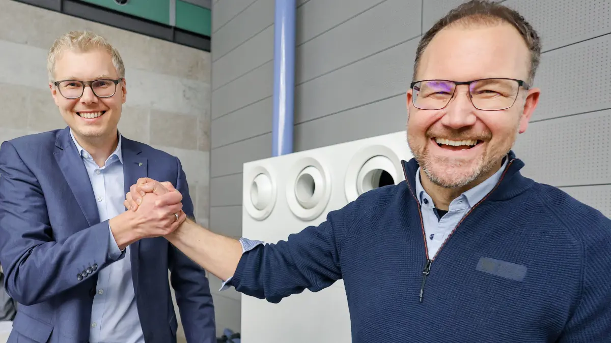 Florian Frank, Ortsvorsteher von Sulzdorf, rückt für Stefan Scheufele als erster Ersatzkandidat der FWV (Freie Wählervereinigung) in den Gemeinderat der Stadt Schwäbisch Hall nach - Vereidigung mit Oberbürgermeister Daniel Bullinger