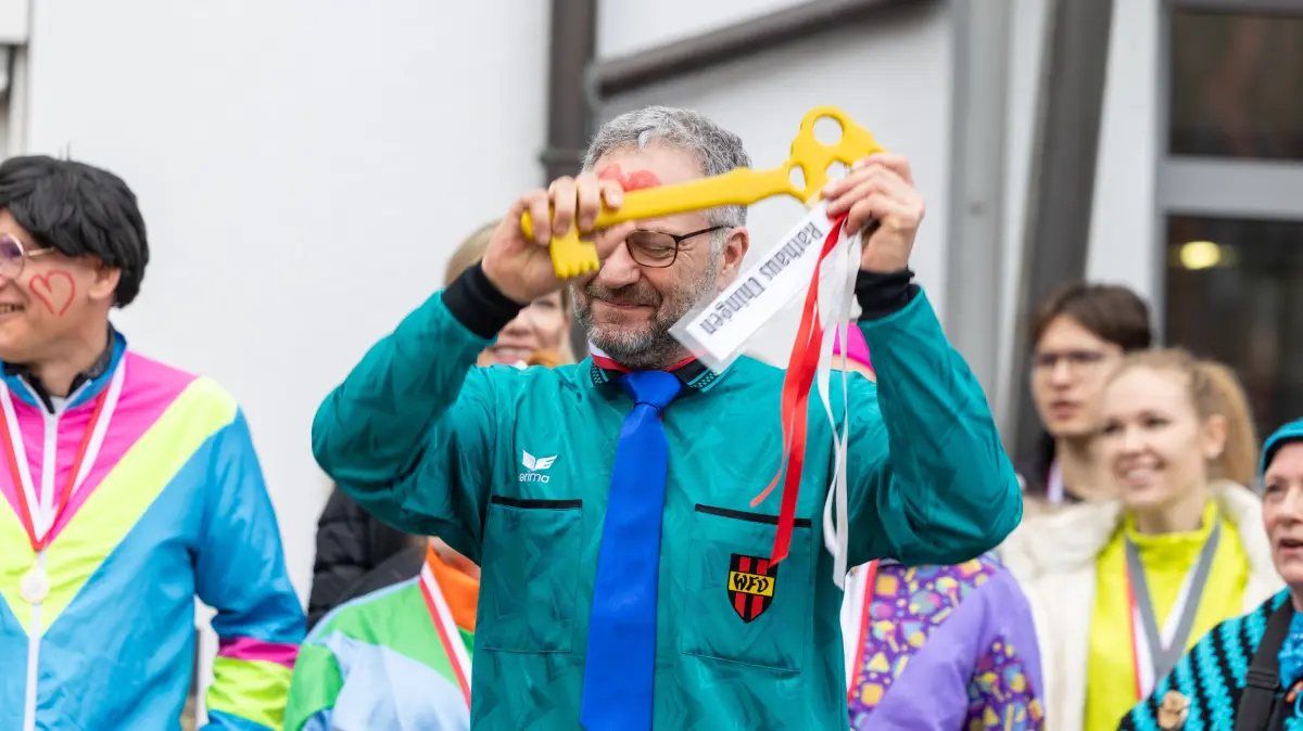 Rathaussturm Uhingen mit Bürgermeister Matthias Wittlinger und den Butzbachhexa