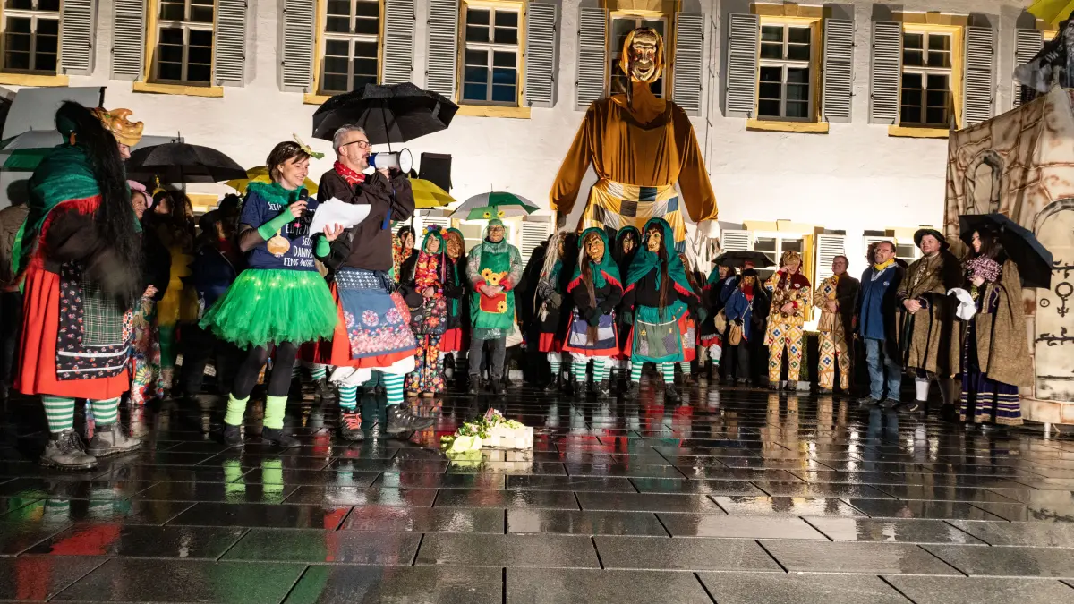 Rathaussturm Rathausstürme Rechberghausen BM Dörner erblüht