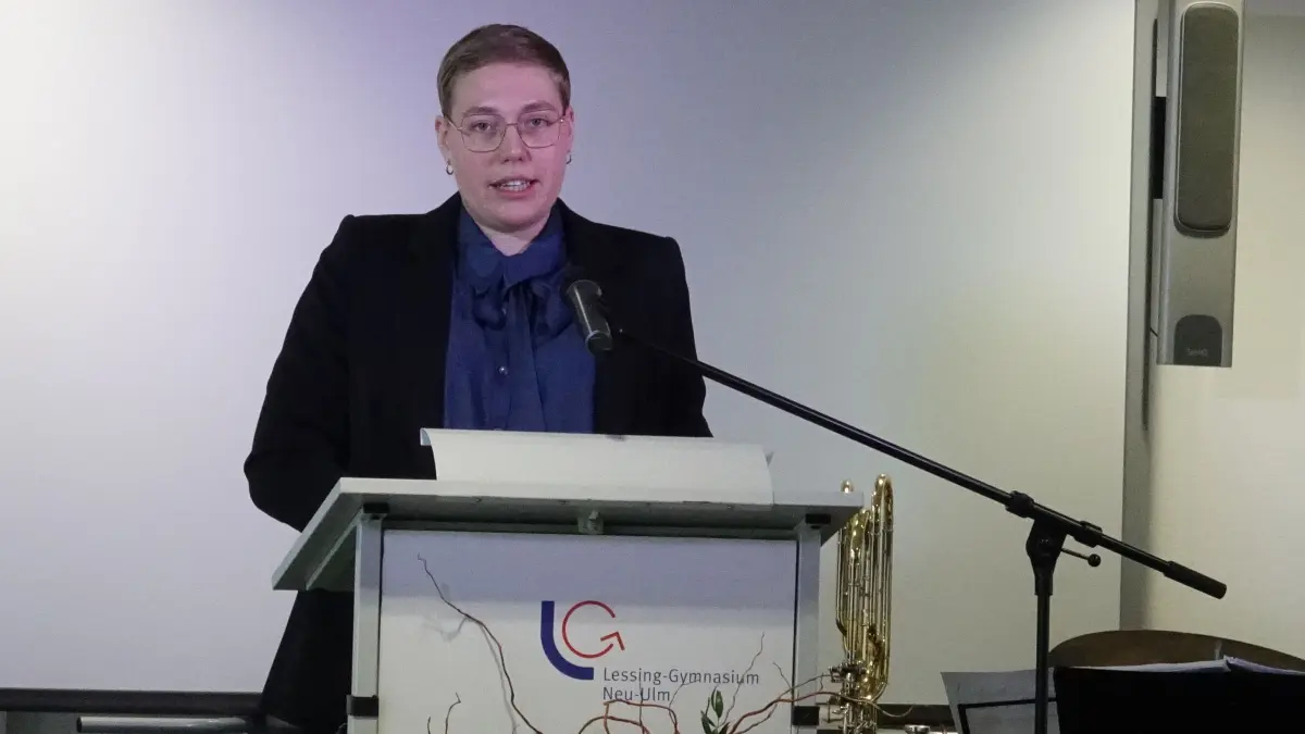 Eva Treu, hier am 10. Februar bei der Verabschiedung von Lessing-Rektor Martin Bader, erwartet ihr drittes Kind.
