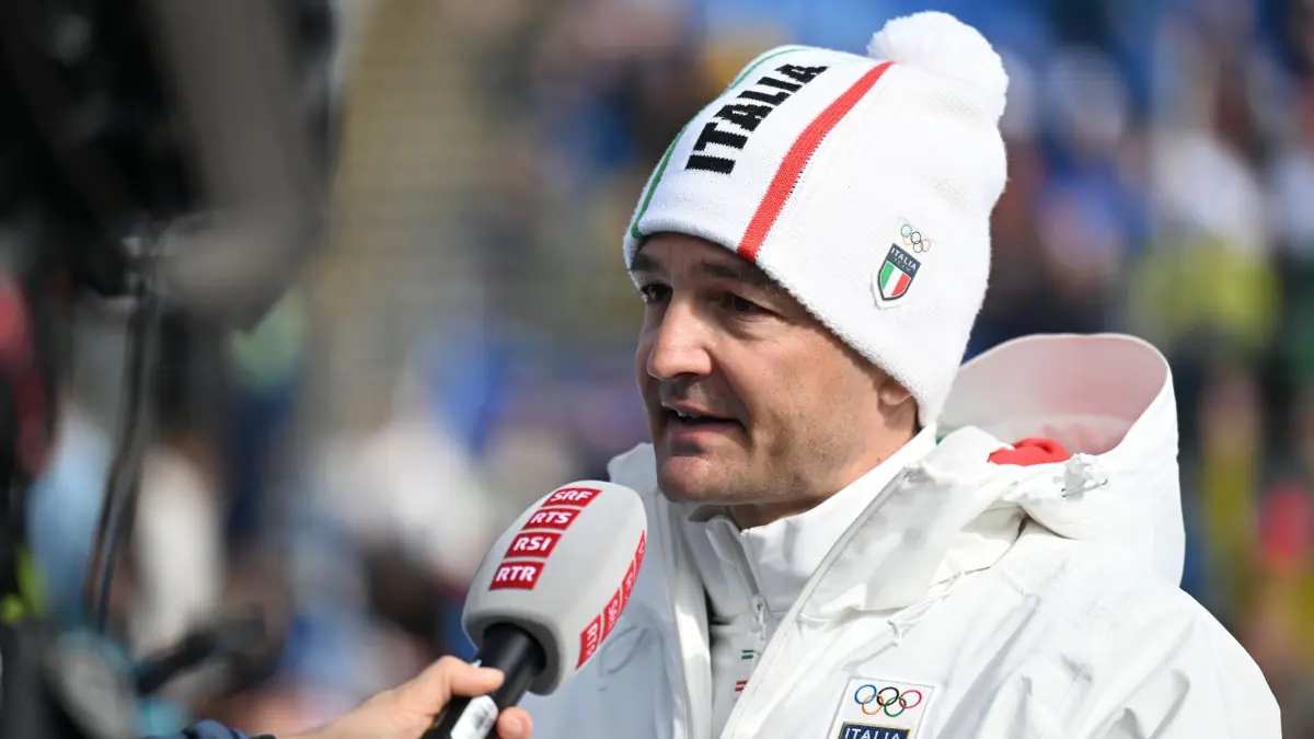 Olympische Winterspiele 2026: 13.02.2026, Italien, Antholz: Olympia, Olympische Winterspiele Mailand Cortina 2026, Biathlon, Sprint 10 km, Männer, Biathlon-Sportdirektor Klaus Höllrigl äußert sich zum Fall Passler. Foto: Hendrik Schmidt/dpa +++ dpa-Bildfunk +++