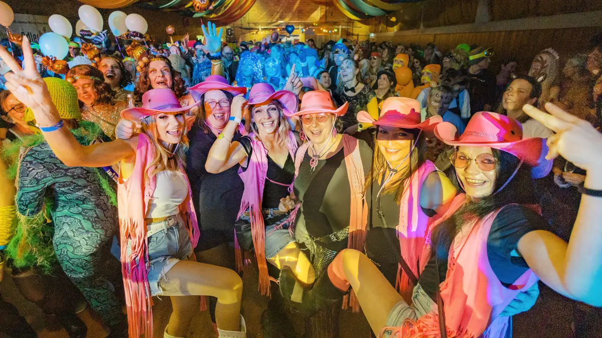 Fasching - Altweiberfasching SC Steinbach Comburg - Max-Kade-Halle mit der Band XCITED BAND.
