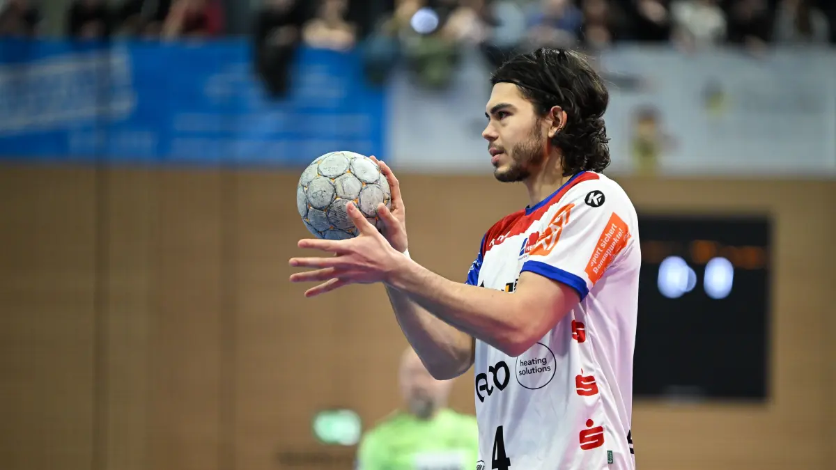 Tim Ruggiero-Matthes (HBW Balingen-Weilstetten, #4) HC Elbflorenz 2006 vs. HBW Balingen-Weilstetten, 2. Handball Bundesliga Herren, Spielzeit 2025/2026, 14.02.2026
Foto: Eibner-Pressefoto/ Hoepner