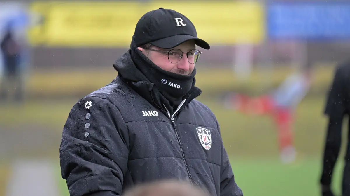 Fussball Vorbereitungsspiel | SSV Reutlingen vs. FC 08 Villingen: Fussball / Testspiel | SSV Reutlingen (rot) vs. FC 08 Villingen (weiss) // 2026-02-14 // Foto: Joachim Baur // Trainer Thomas Herbst (SSV Reutlingen)