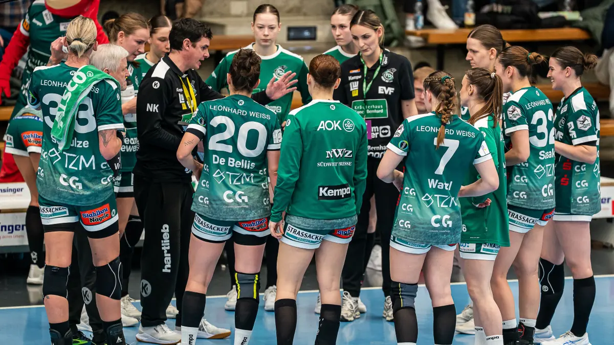 Frisch Auf Goeppingen vs. Sport-Union Neckarsulm, Handball, 1. Bundesliga, Spielzeit 2025/2026, 14.02.2026: Frisch Auf Goeppingen bei der Auszeit, Frisch Auf Goeppingen vs. Sport-Union Neckarsulm, Handball, 1. Bundesliga, Spielzeit 2025/2026, 14.02.2026
Foto: Eibner-Pressefoto/Michael Schmidt