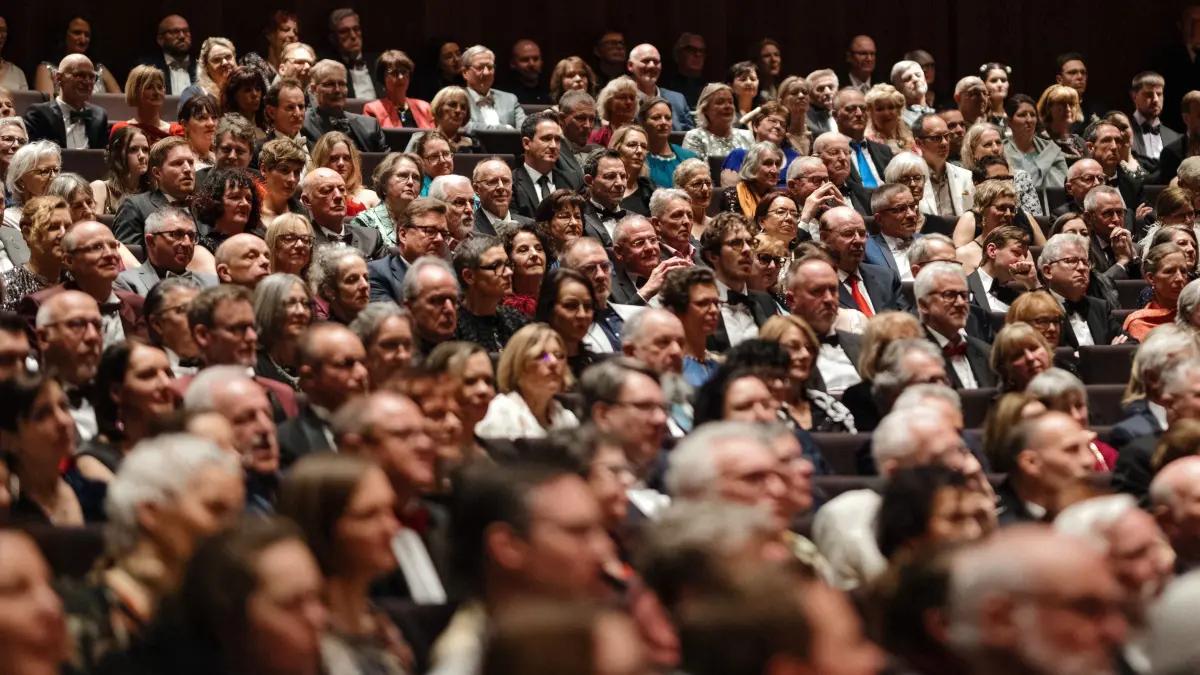 Theater Ulm: *Theaterball* - die schönsten Bilder vom Spekakel