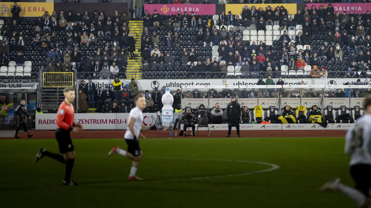 SSV Ulm Fussball 3. Liga Haupttribüne schlecht besucht