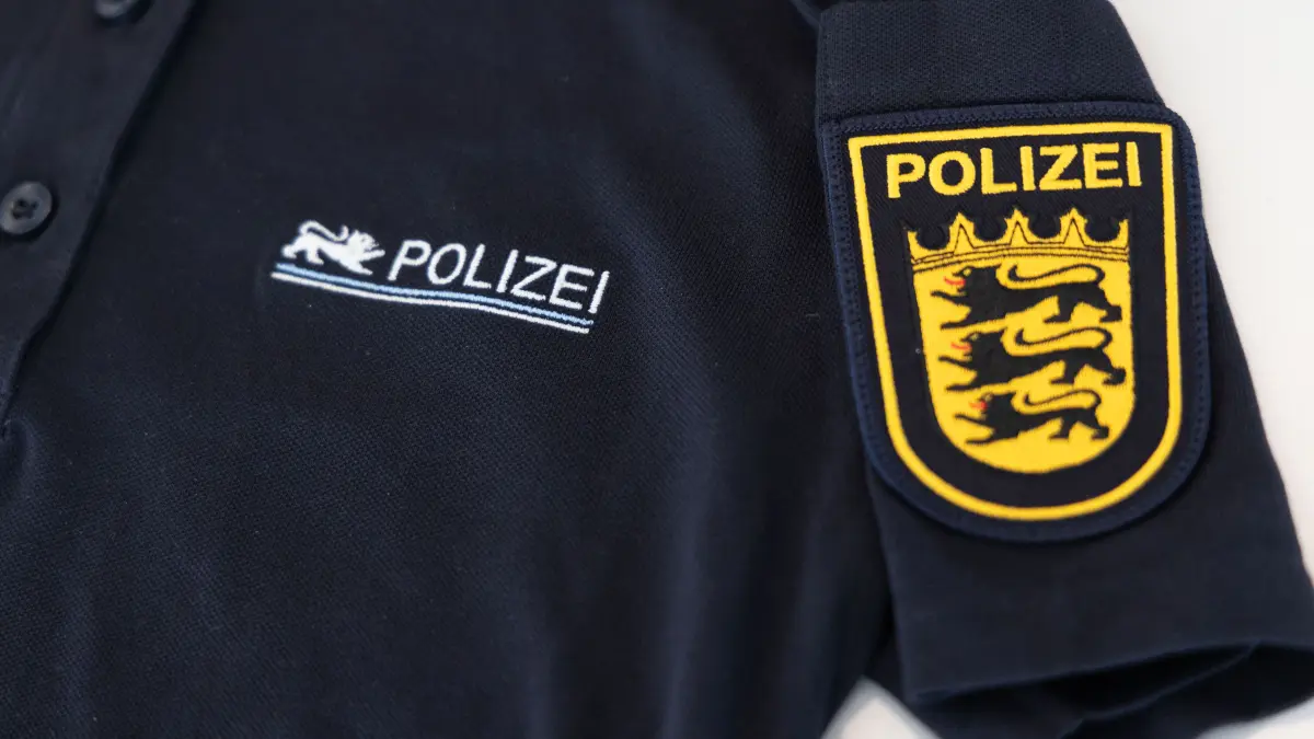 Der Minister für Inneres und Digitalisierung Thomas Strobl stellt im Polizeirevier Stuttgart die neuen Uniformen für Polizistinnen und Polizisten BW vor.