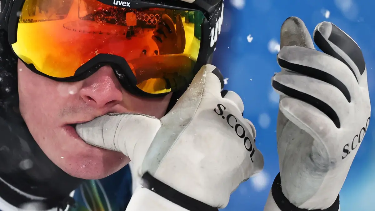 Olympische Winterspiele 2026: 16.02.2026, Italien, Predazzo: Olympia, Olympische Winterspiele Mailand Cortina 2026, Ski nordisch/Skispringen, Super Team, Männer, Finaldurchgang, Domen Prevc (Slowenien) reagiert nach seinem Sprung. Foto: Daniel Karmann/dpa +++ dpa-Bildfunk +++