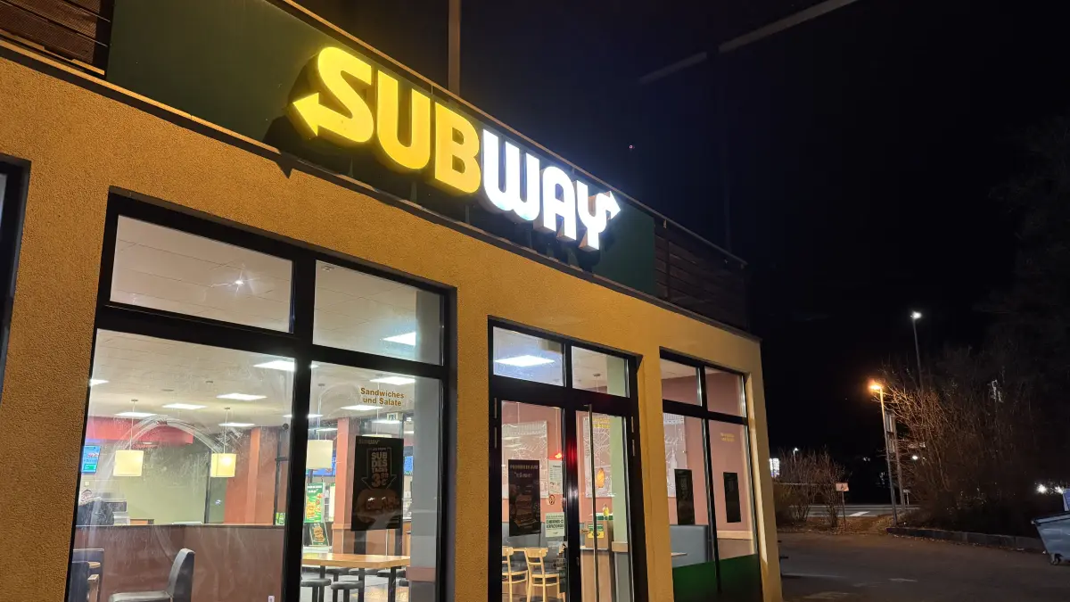 Subway Restaruant Sub Footlong