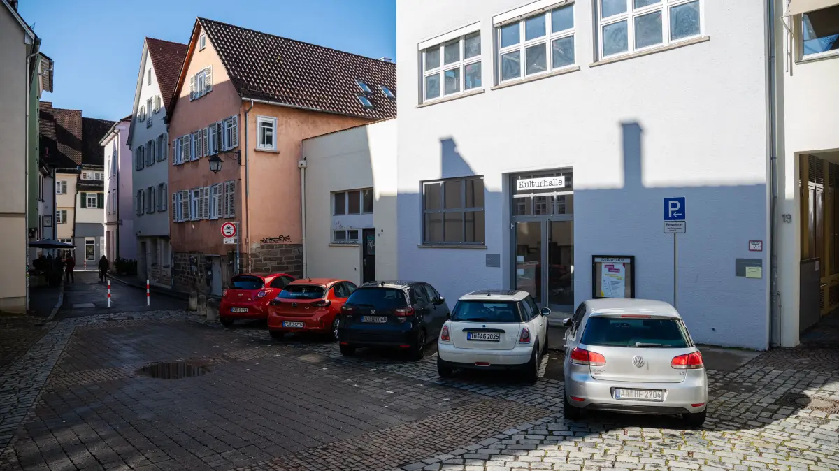 Parkplätze vor der Kulturhalle