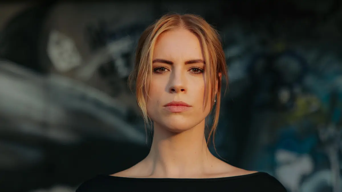 Zoe (Lara Dandelion Seibert) sorgt wieder für Angst und Schrecken im GZSZ-Kiez.