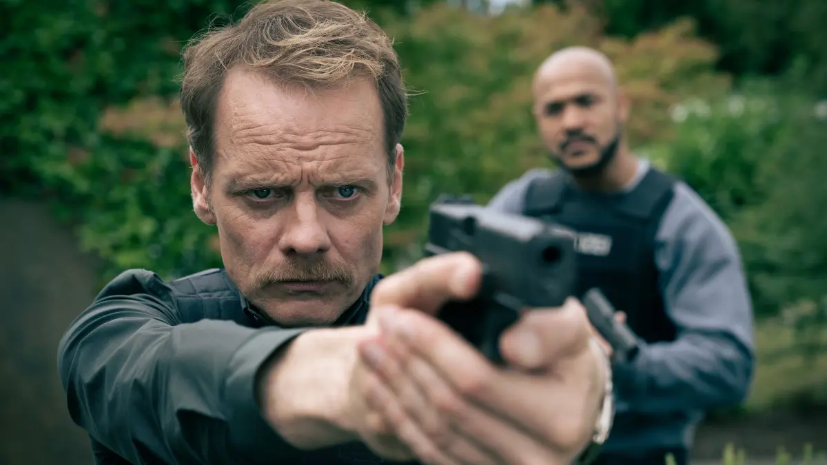 Daniel Kossik (Stefan Konarske, vorne) will Faber und Herzog einen Mord anhängen.