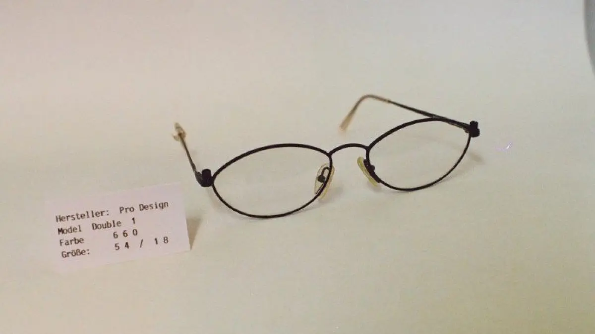 Die Brille der Opfers.