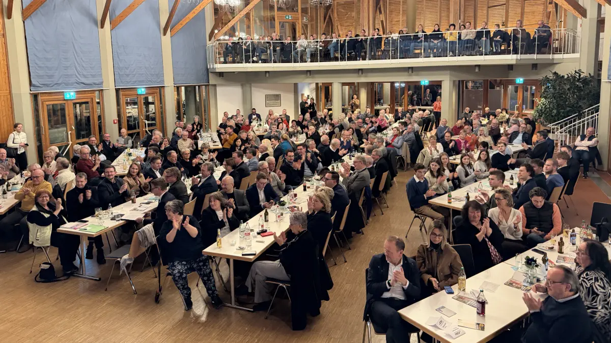 Voll besetzt ist die Hohenzollernhalle in Bisingen während des politischen Aschermittwochs der Kreis-CDU.